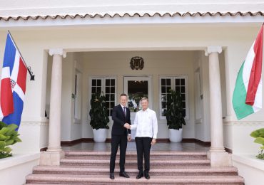 RD recibe primera visita de un canciller húngaro; países refuerzan lazos diplomáticos y de cooperación