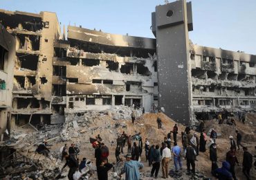 El ejército israelí se retira del hospital Al Shifa de Gaza y deja a su paso destrucción y cadáveres