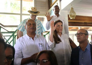 Hipólito y Carolina Mejía reciben del Frente Agropecuario del PRM a decenas de dirigentes del PLD y FP