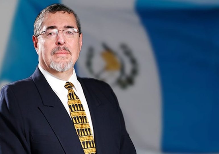 Arévalo promete no "descansar" hasta destituir a la cuestionada fiscal de Guatemala