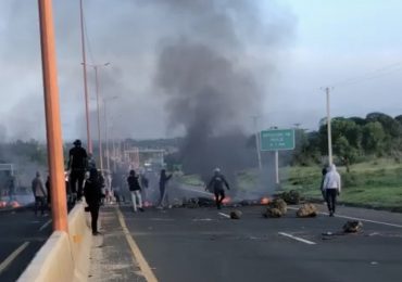 Se produce huelga en El Naranjo, San Luis; piden terminación de calles y puentes de la zona