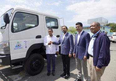INDRHI entrega vehículos a Medio Ambiente, Agricultura e INAPA; son consignados al proyecto PARGIRH