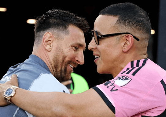 Épico encuentro entre Messi y Daddy Yankee en un juego del Inter de Miami