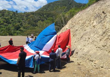 Ocoa exhibe la bandera más grande de República Dominicana