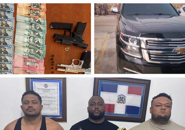 PN arresta a dos dominicanos y un venezolano en Punta Cana; ocupaban armas de fuego ilegales y dinero en efectivo