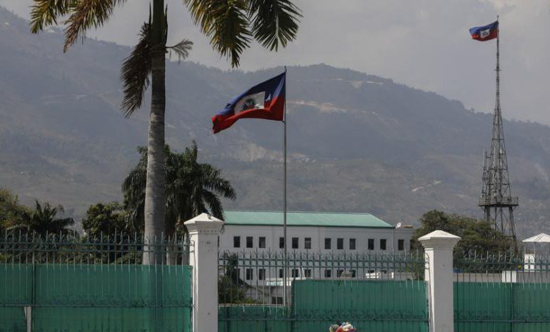 Hombres armados atacan el Palacio Nacional de Haití