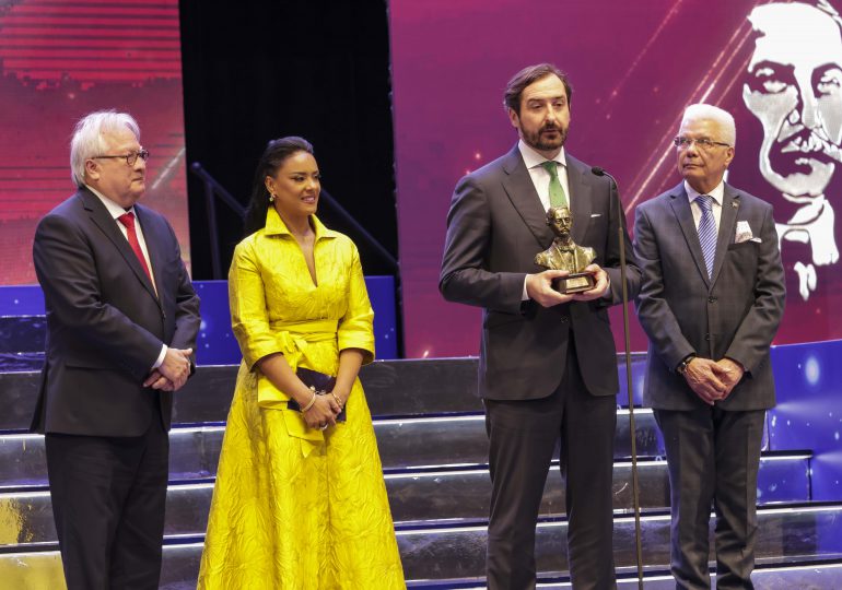 FEDODIM entrega a su presidente Premio Nacional Juan Pablo Duarte 2024