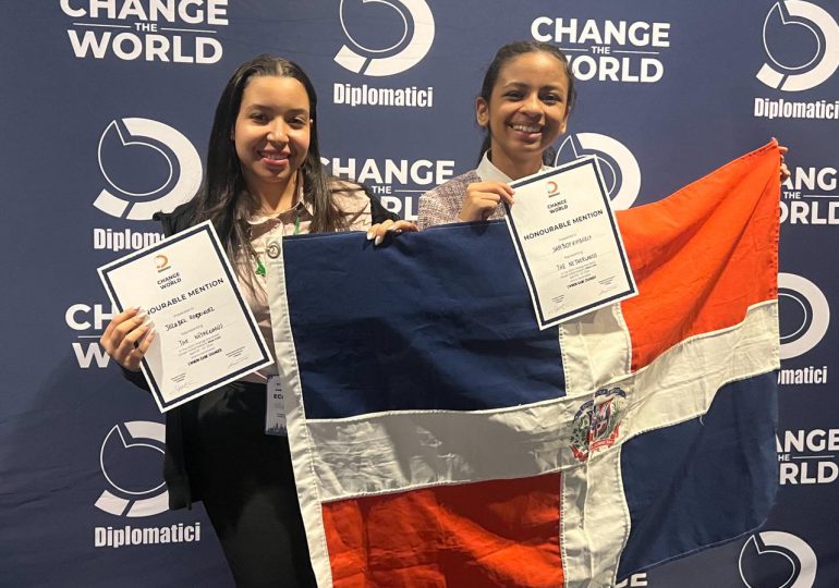 Estudiantes dominicanas ganan Mención de Honor en el Change The World Model United Nations 2024