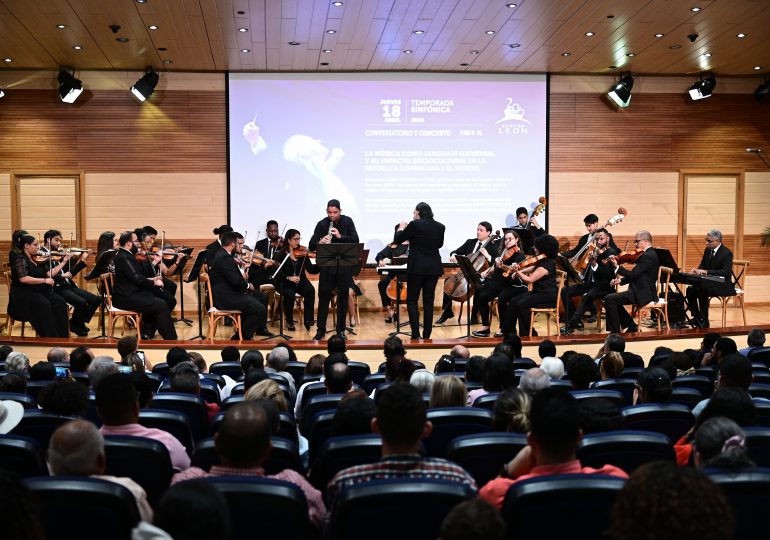 José Antonio Molina y la Orquesta Sinfónica Nacional se presentan en el Centro León