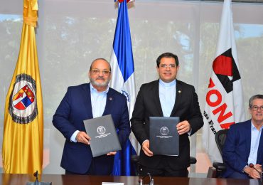 ADOZONA y PUCMM firman convenio de colaboración para impulsar la educación y la investigación