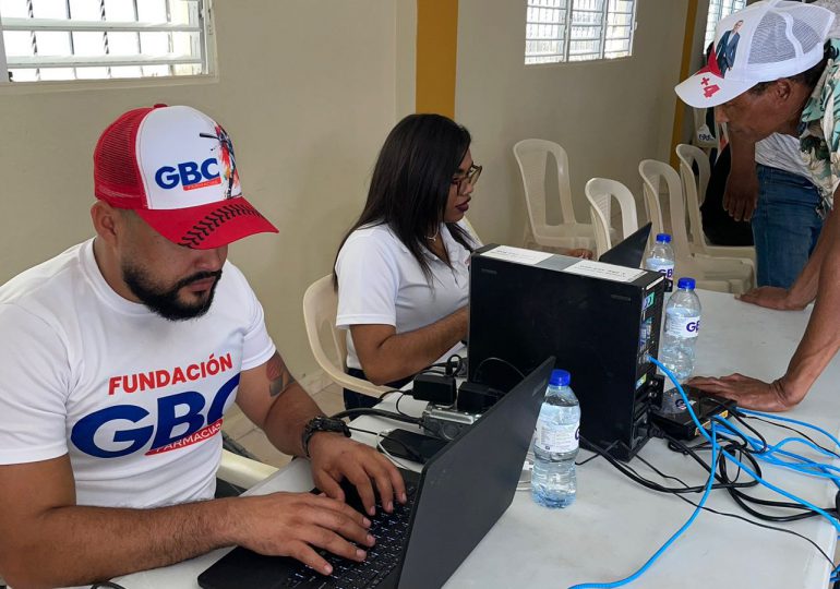 Fundación GBC lleva amplia jornada de salud gratuita a Santiago y Navarrete