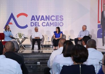 Inician serie de paneles “Los Avances del Cambio” en San Cristóbal