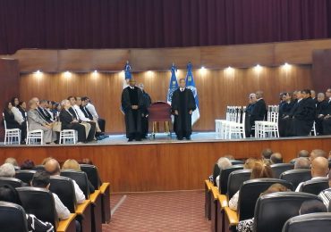 UASD rinde guardia de honor ante restos de ex rector Franklin Almeyda