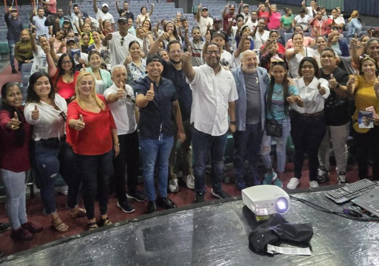 Movimiento Conecta con Luis brinda apoyo a candidatos en Villa Altagracia y Baní