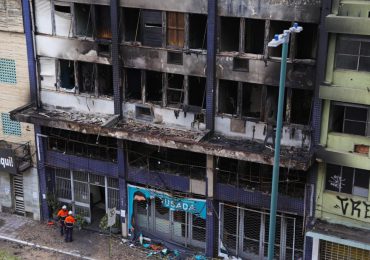 Al menos 10 muertos en incendio de albergue de sintecho en sur de Brasil
