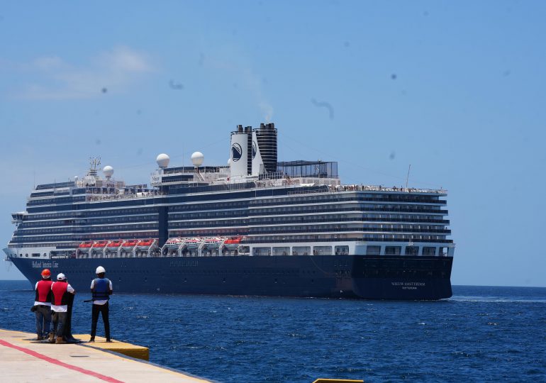 Cabo Rojo recibe cerca de 2,000 visitantes con la llegada de su segundo crucero