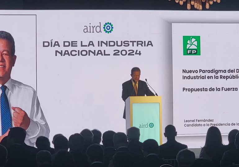 Leonel Fernández apuesta por un sector industrial tecnológico