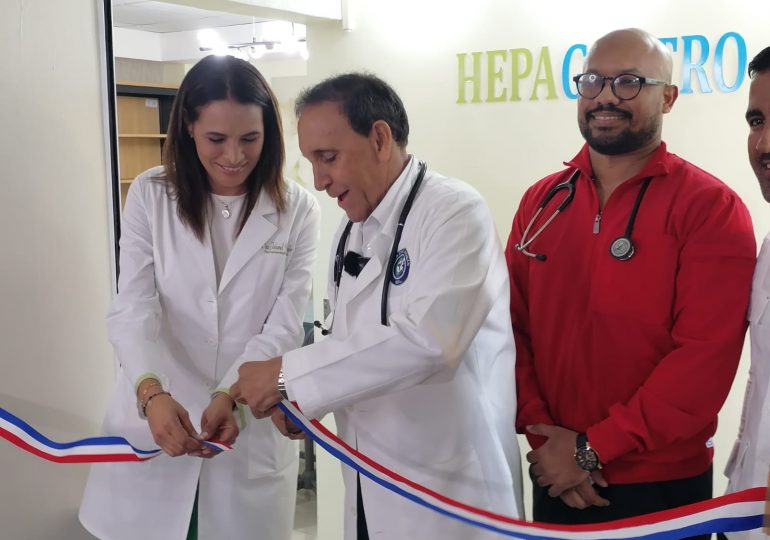 Cruz Jiminián inaugura moderna unidad de Endoscopia y Hepatología