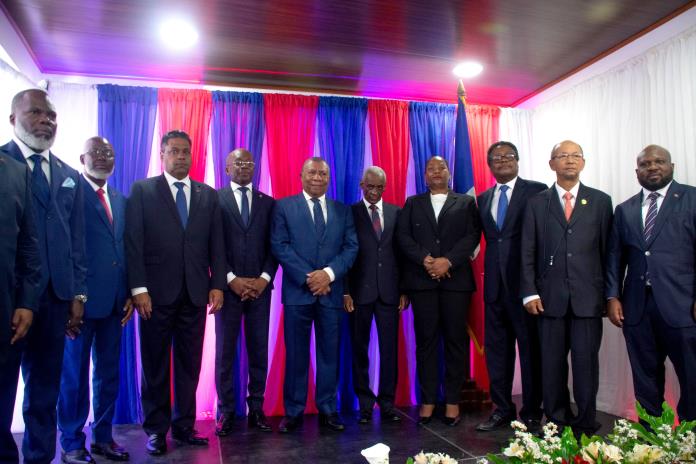 El consejo de transición de Haití elige a su presidente