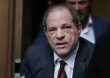 Corte de Nueva York anula condena por delito sexual al exproductor Harvey Weinstein