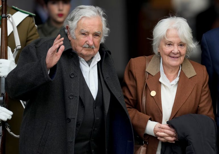 Expresidente uruguayo José Mujica anunció que tiene un tumor en el esófago