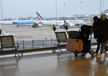 Millas de vuelos anulados en Francia por una huelga de controladores aéreos