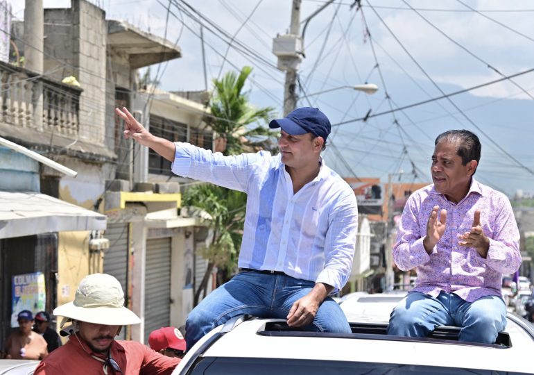 Abel Martínez dice que facilitará seguro médico a motoconchistas