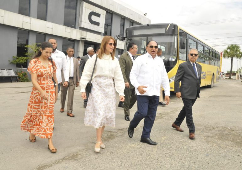 Embajadora dominicana en Brasil interesada Grupo Mochotran explore las posibilidades en materia de transporte