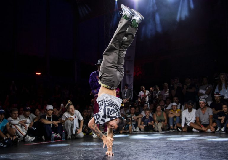 Víctor Montalvo, el mundo patas arriba del rey del break dance