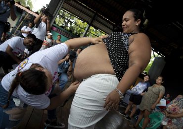 Nicaragüense con 32 semanas de embarazo gana el concurso 'La madre panza'