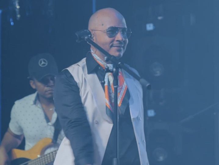 Cantautor Remy Núñez se destaca en concierto en Hard Rock Café