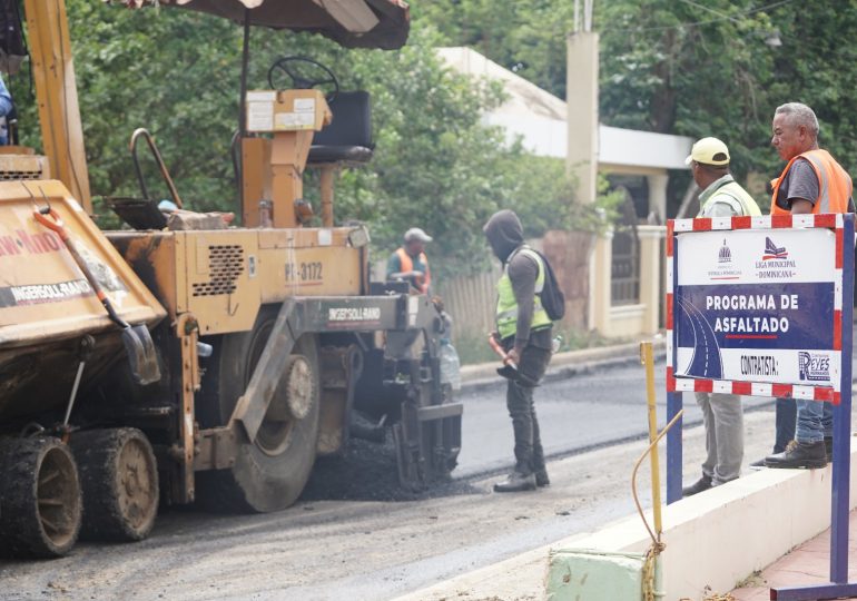 Liga Municipal y Presidencia avanzan ejecución de proyectos de pavimentación vías