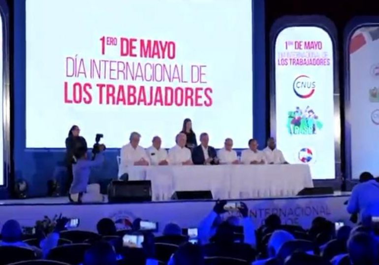 Abinader y trabajadores firman pacto para ampliar sus beneficios económicos y sociales en el sector laboral