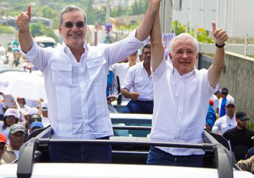 Luis Abinader y Antonio Taveras cierran campaña con caravana masiva en la Provincia Santo Domingo