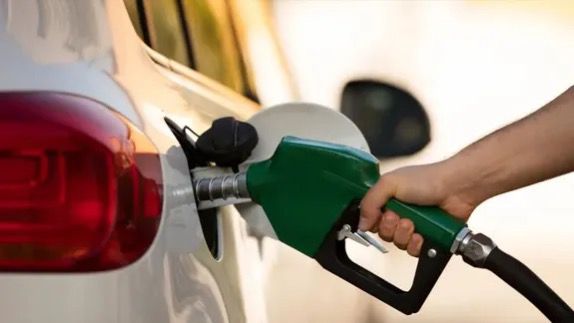 Gobierno continúa frenando alza de combustibles con unos 240 millones de pesos en subsidios