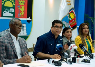 Alcalde Dío Astacio anuncia plan de desmonte de propaganda política en Santo Domingo Este