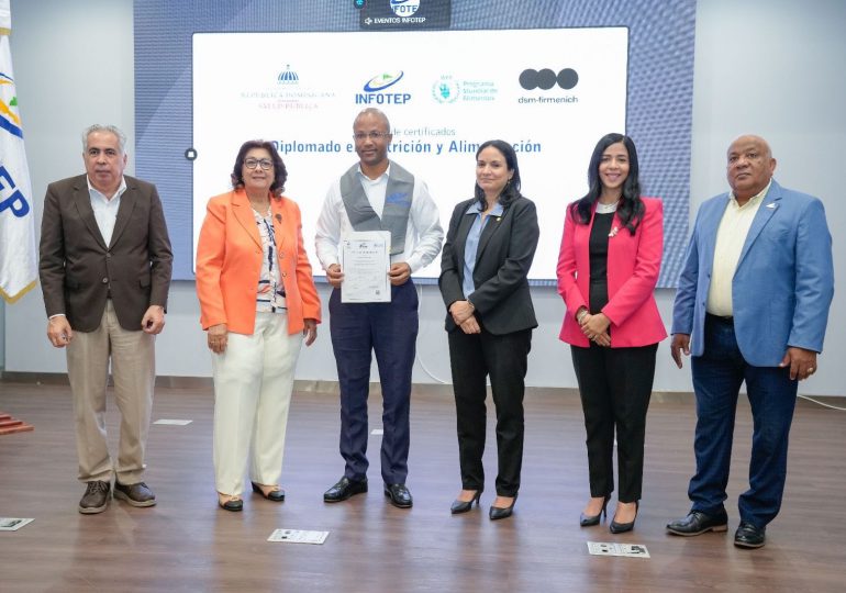 Certifican 43 participantes capacitados para prevención de la malnutrición