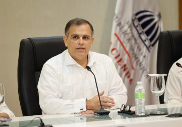 Jochi Vicente reporta reducción del déficit fiscal