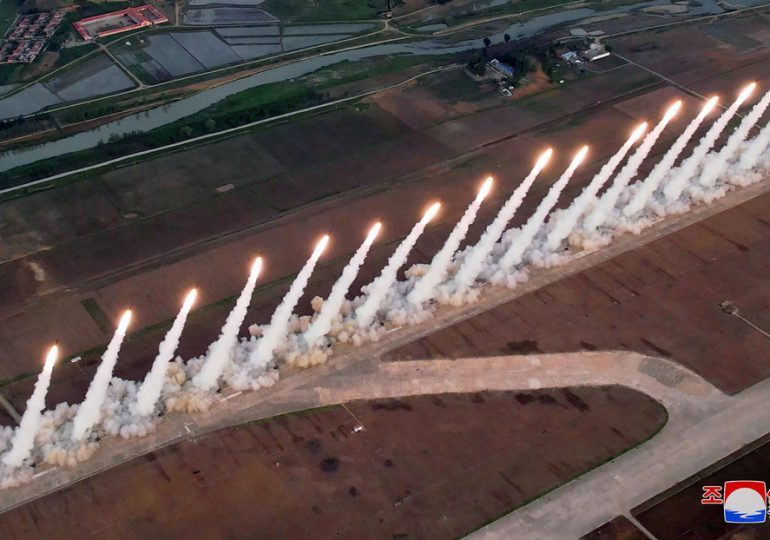 Corea del Norte realiza lanzamiento masivo de misiles balísticos de corto alcance