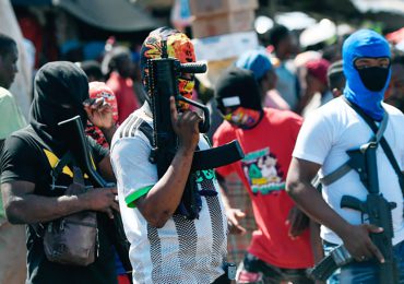 Pandillas asaltan otra comisaría de Policía en Haití