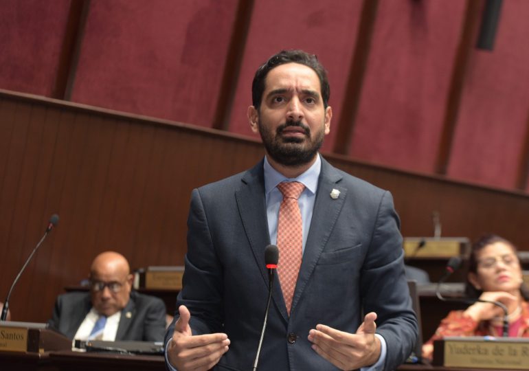 José Horacio: mucha gente está yendo al Congreso a calentar un asiento