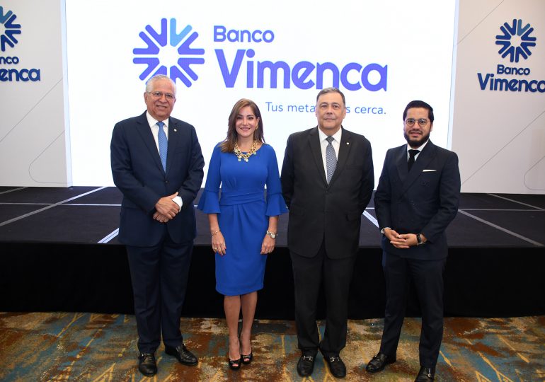 Banco Vimenca reúne a clientes para conocer perspectivas económicas locales y globales