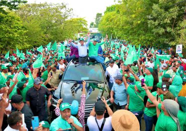 Calles de Salcedo se desbordaron de personas en apoyo a Leonel y a candidatos de Rescate RD
