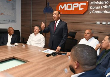 Obras Públicas entrega más de US$14 millones como avance para inicio de trabajos nuevo muelle de Manzanillo