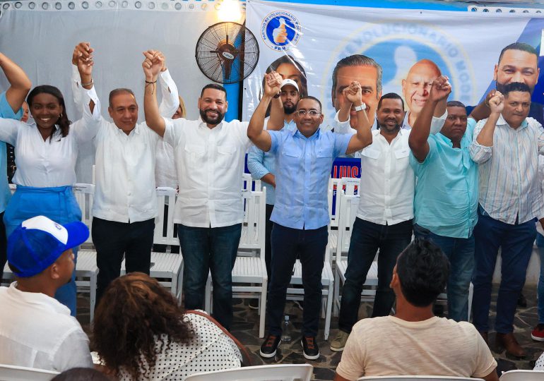 PRM juramenta a ex candidato alcalde del PLD en Las Terrenas, Samaná