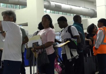 Reabre el aeropuerto de Haití tras permanecer cerrado por violencia de pandillas