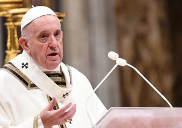El papa Francisco se disculpa por frases homofóbicas, anuncia El Vaticano