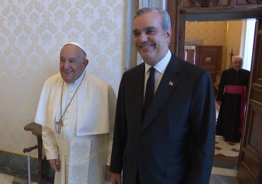 Papa Francisco recibe a Luis Abinader en el Vaticano