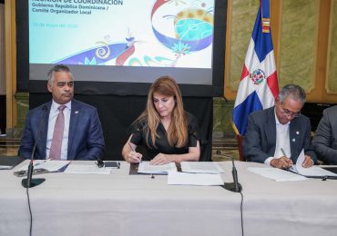 Alcaldesa Carolina Mejía firma acuerdo que formaliza a Santo Domingo como sede de la Copa Mundial Femenina Sub-17