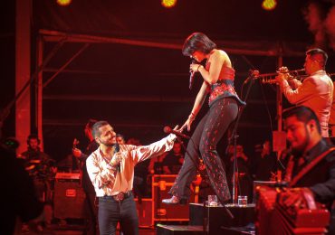 Christian Nodal invita a Ángela Aguilar a su concierto en Monterrey, tras rumores de una supuesta relación